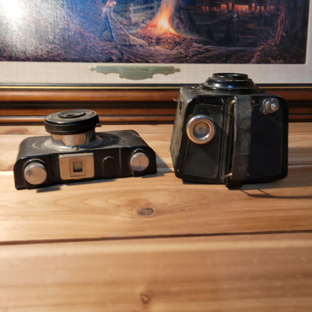 Vintage Cameras - Picture 3 of 4